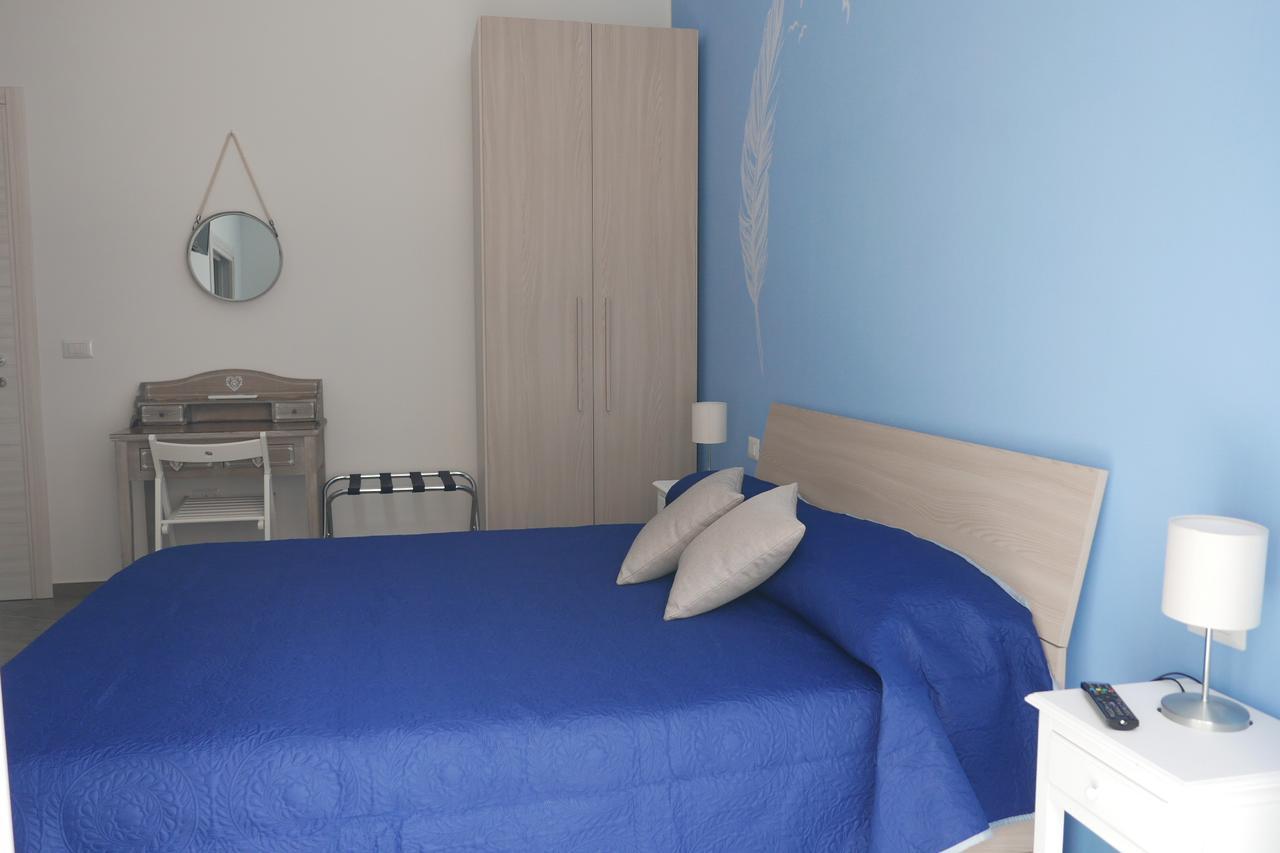 B&B Da Ary Colorful Rooms เนเปิลส์ ภายนอก รูปภาพ